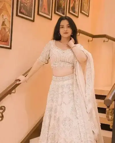 Escort Service In Garhakota